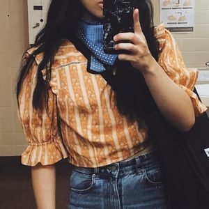 CROP TOP WITH BIG SLEEVES